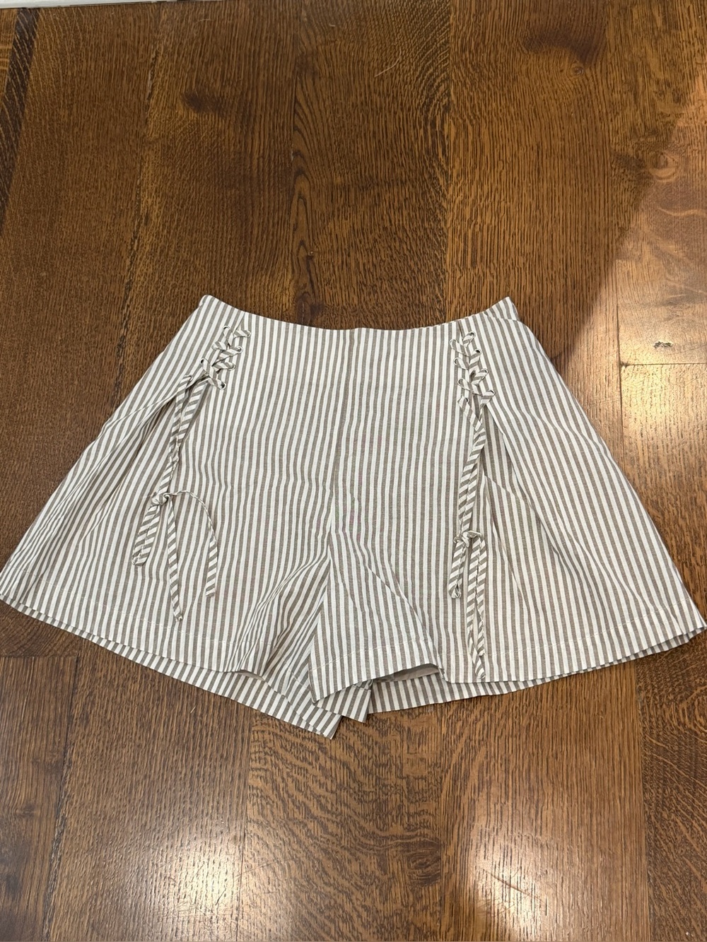Micas Stripes Print Tie-Up Wide Leg Shorts
